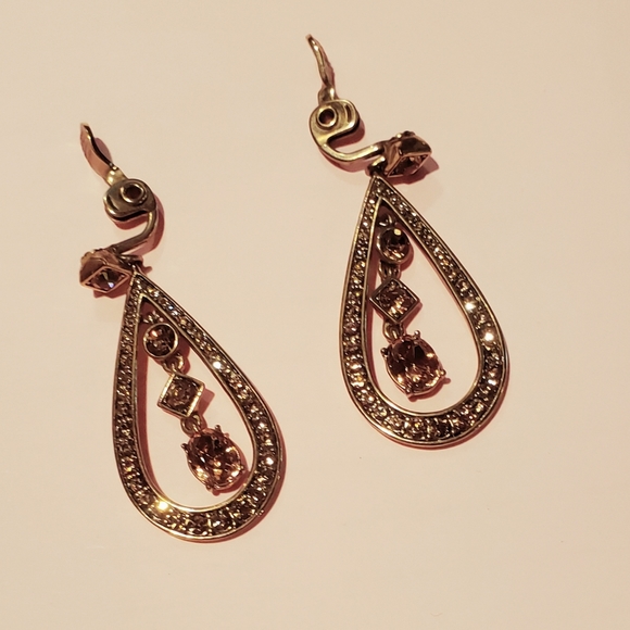 Signed Monet Vintage clip on Earrings! - Picture 4 of 11